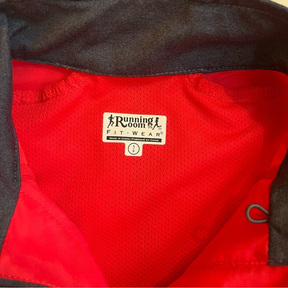 Running Room jacket - Picture 4 of 6